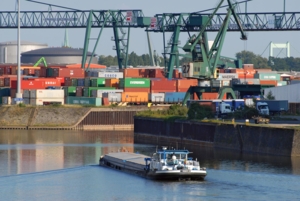 RheinCargo_Hafen_Koeln_Niehl_Einfahrt_2000